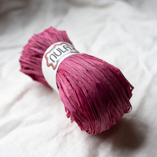 hand-dyed raffia: 70g Bubblegum
